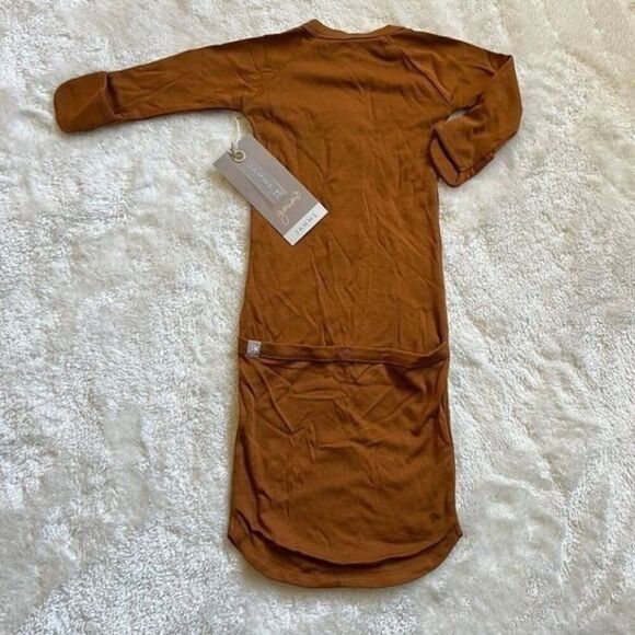 NWT Goumi Kids Sienna Gown SZ 0-3 mo Orange Snap Bamboo Baby Sleeper Jamms - Picture 2 of 3